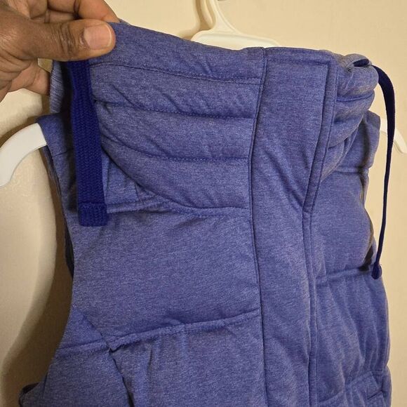 Athleta Hooded Puffer Vest Women’s Size Small Purple Lightweight Warm Zip Jacket - Picture 13 of 16